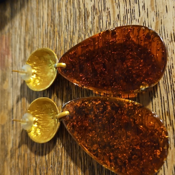 Elegant Gold and Brown Teardrop Earrings - Picture 3 of 3